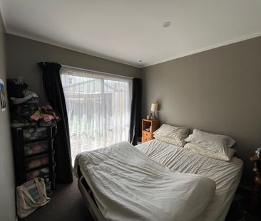 5B Knights Drive, Hill Park, Auckland - Photo 3