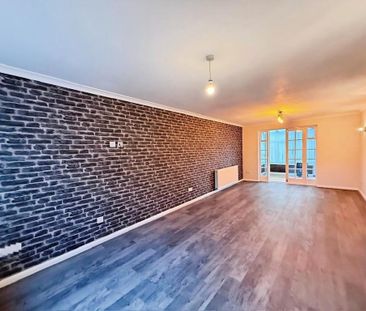 4 bedroom detached house to rent - Photo 1