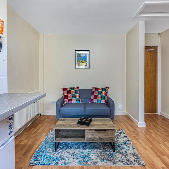 1 bedroom flat to rent - Photo 1