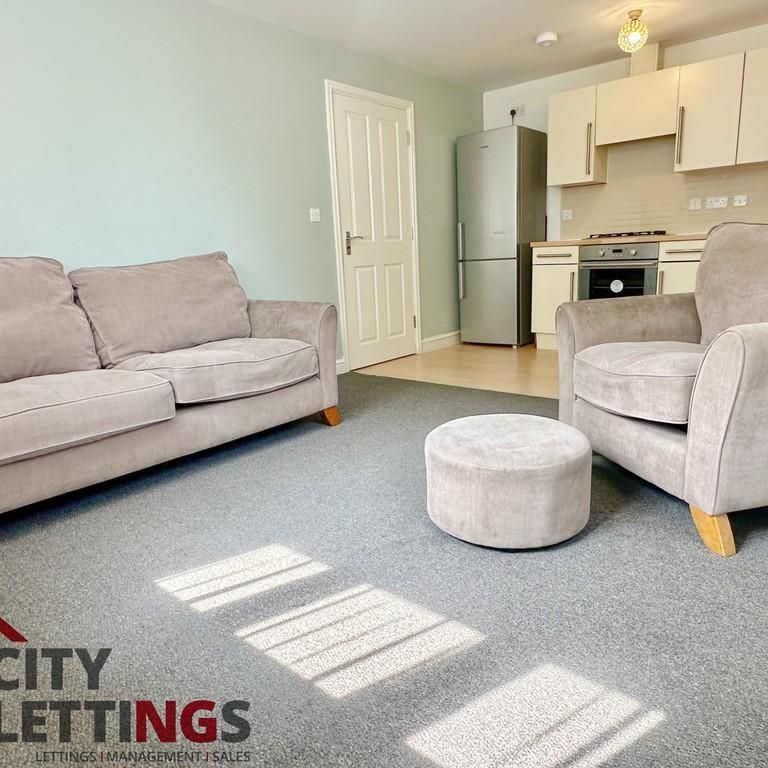 2 bedroom ground floor flat to rent - Photo 1