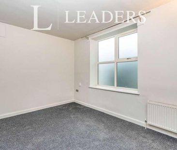 Titchfield Lane, PO17 - Photo 6