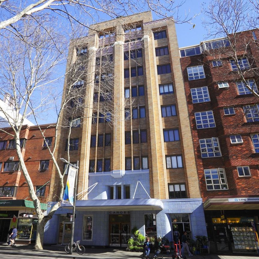 Furnished or unfurnished Studio With Study - Rooftop views of the Harbour - One Of Potts Points Most Prized Buildings "Cahors" - Photo 1
