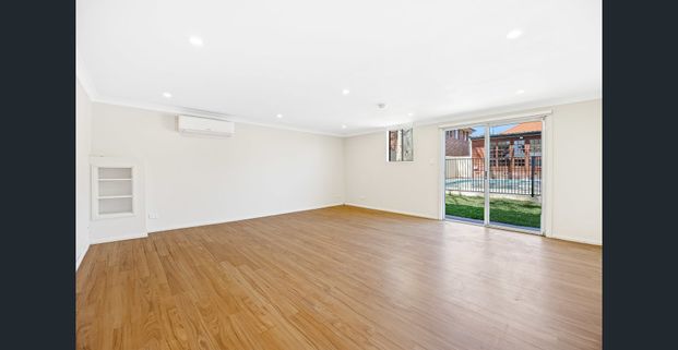 Private family entertainer plus teenage retreat - Photo 1