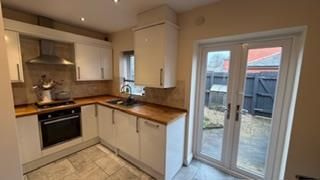 2 bedroom terraced house to rent - Photo 2