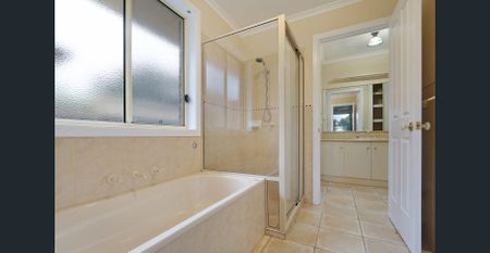 Updated three bedroom home - Photo 5