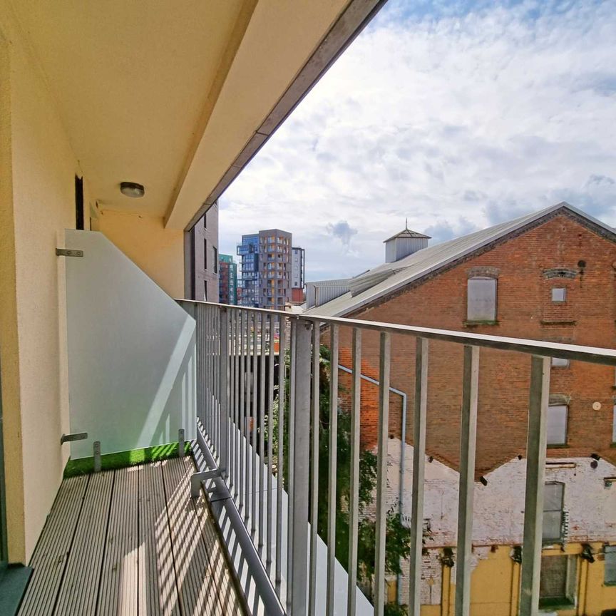 College Street, Ipswich - Photo 1