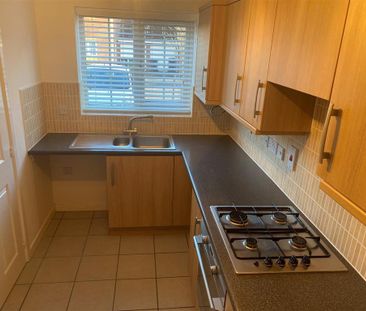 2 bedroom semi-detached house to rent - Photo 5