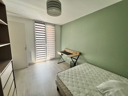 Location Appartement 4 pièces 63m² GRENOBLE 38000 - Photo 2