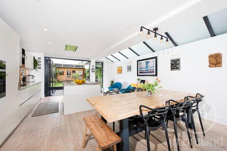 4 bedroom semi-detached house to rent - Photo 4