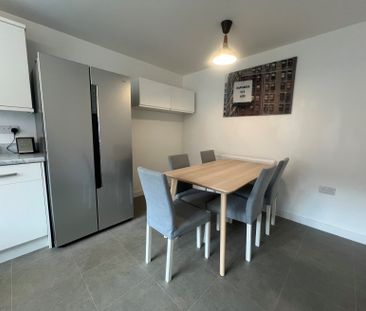 4 bedroom semi-detached house to rent - Photo 3