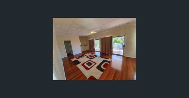 Renovated Beachside House On Large Block - Photo 1