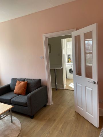 4 bedroom apartment to rent Clarendon Road, Southsea, PO5 - Photo 3