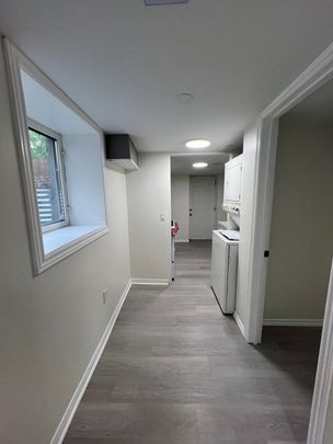 31 Yorkshire Street N - Photo 1