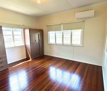 Charming Lowset Timber Home for Rent - new flooring throughout hous... - Photo 5