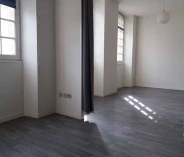 Location Appartement 1 pièce 30m² BORDEAUX 33000 - Photo 2