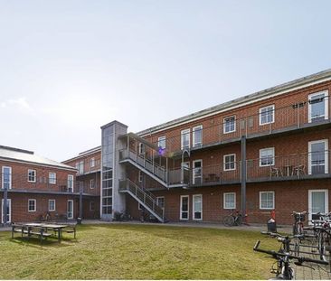 Charmerende og moderne bolig med altan - Photo 3