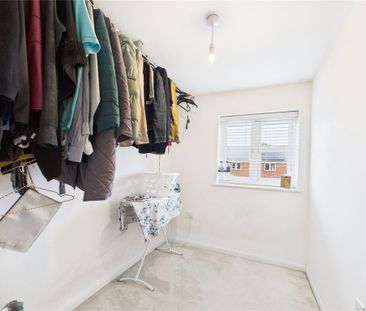 3 bedroom semi-detached house to rent - Photo 5