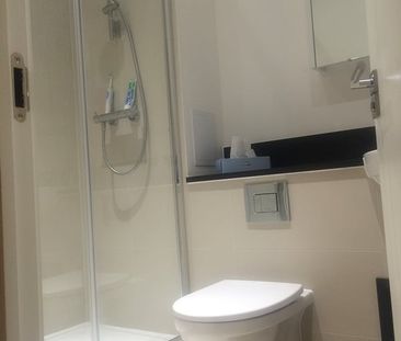 Room in a Shared Flat, Kingfisher Heights, E16 - Photo 6