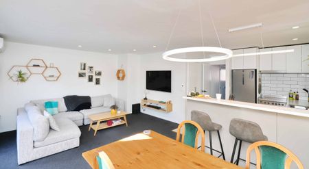 Fully Furnished Jewel in Prime City Location - Photo 4