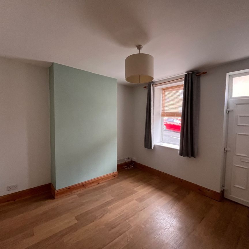 2 Bed Terraced House, Lydgate Lane, S10 - Photo 1