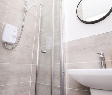 6 bedroom House To Let - Photo 2