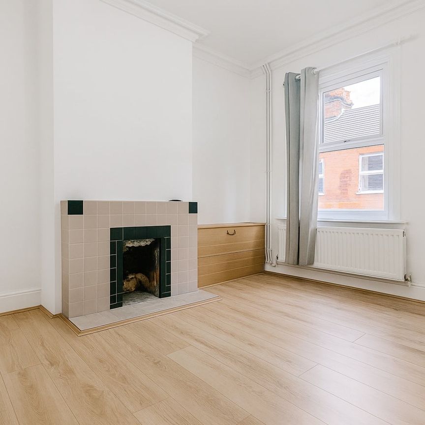 3 Bed Semi-Detached House, Cowper Street, LU1 - Photo 1