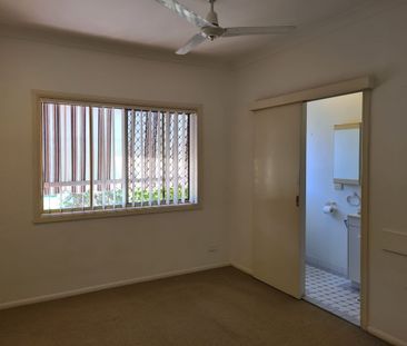 $700 per week / $2,800 Bond - Photo 2