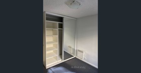 Location Location! - Photo 5