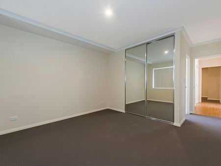 Modern Apartment in Prime Location - Photo 4