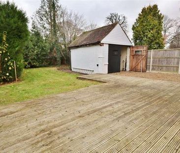 Chertsey Road, Byfleet, West Byfleet, Surrey, KT14 - Photo 2