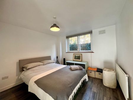 1 Bed Flat, Hervey Road, SE3 - Photo 4