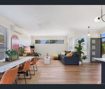 Immaculate Renovated Townhouse - Photo 6