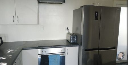 Charming 3 Bedroom Home with Outstanding Views - Photo 5