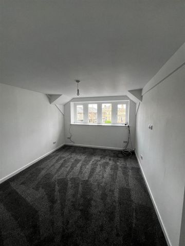 2 bedroom private hall to rent - Photo 2