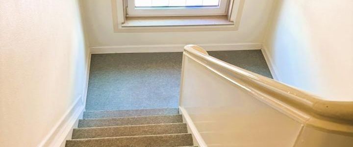 Modernisierte 2,5 Zi.-DG- Wohnung im Dreifamilienhaus - Foto 1