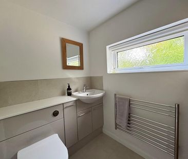 5 bedroom detached house to rent - Photo 3