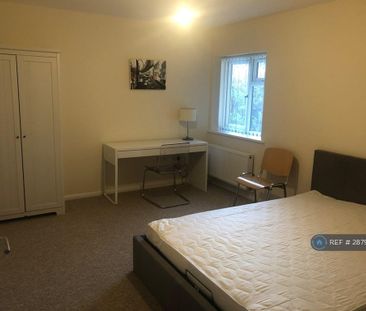1 bedroom in a house share to rent - Photo 4