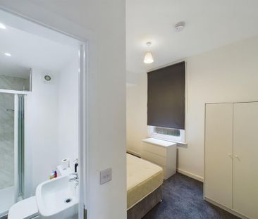 6 bedroom house of multiple occupation to rent - Photo 3