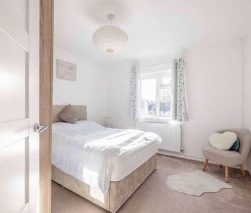 Clewer New Town, Windsor, SL4 - Photo 2