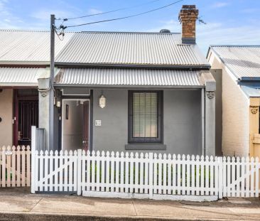 Effortless Living, Charm and Convenience - Photo 3