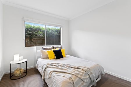 3 Woodgate Street, Oxley QLD 4075 - House For Rent - $900 | Domain - Photo 2