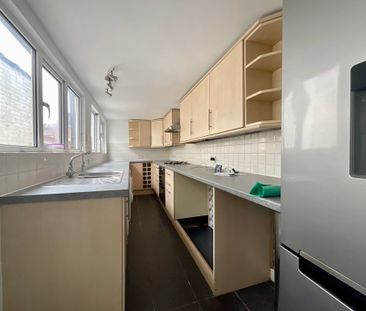 2 bedroom Mid Terraced House to let - Photo 5