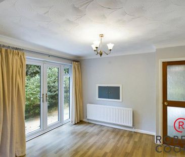 4 bedroom detached house to rent - Photo 2