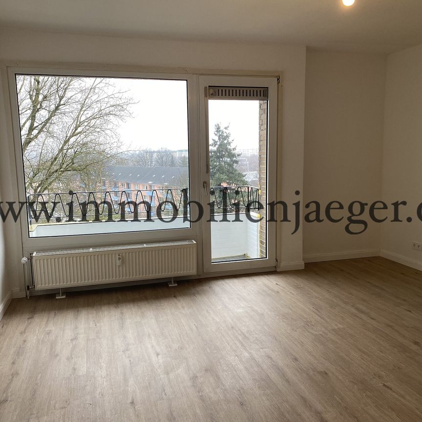 Bramfeld - Wohnen im neu modernisierten 1-Zimmer-Studio mit Balkon, Duschbad - 6.OG mit Fahrstuhl - Foto 1