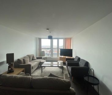 2 bedroom penthouse to rent - Photo 2
