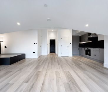 Rye Close, Fleet, Hampshire, GU51 - Photo 2