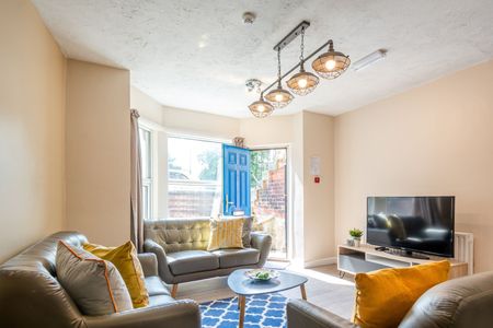 3 MOOR VIEW Leeds - LS6 1AQ - Photo 2