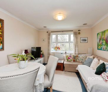 2 bedroom flat to rent - Photo 2