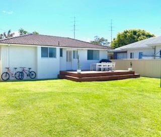 Centrally Located Spacious 3 Bedroom Home - Photo 5