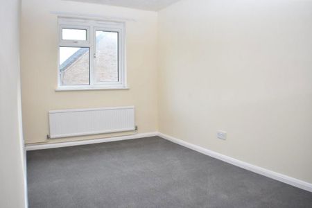 2 bedroom maisonette to rent - Photo 5